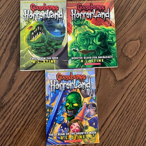 Other - 6 Goosebumps Horrorland paperback books